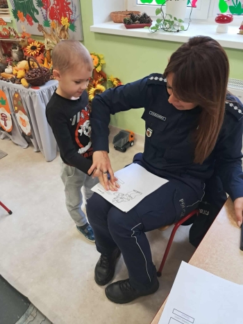 4b70304b-1261-4c3f-93ef-5d6eaebd1b18