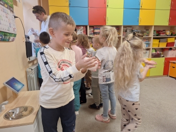 inbound8098513940167857899