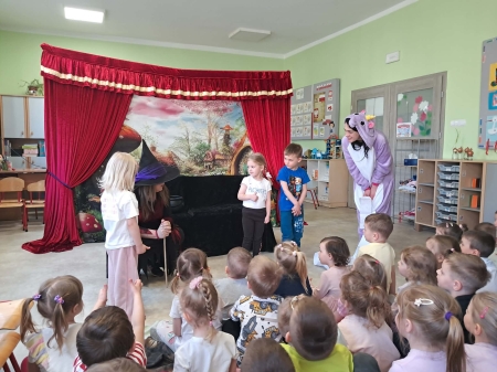 ''Zaczarowany las'' - teatrzyk